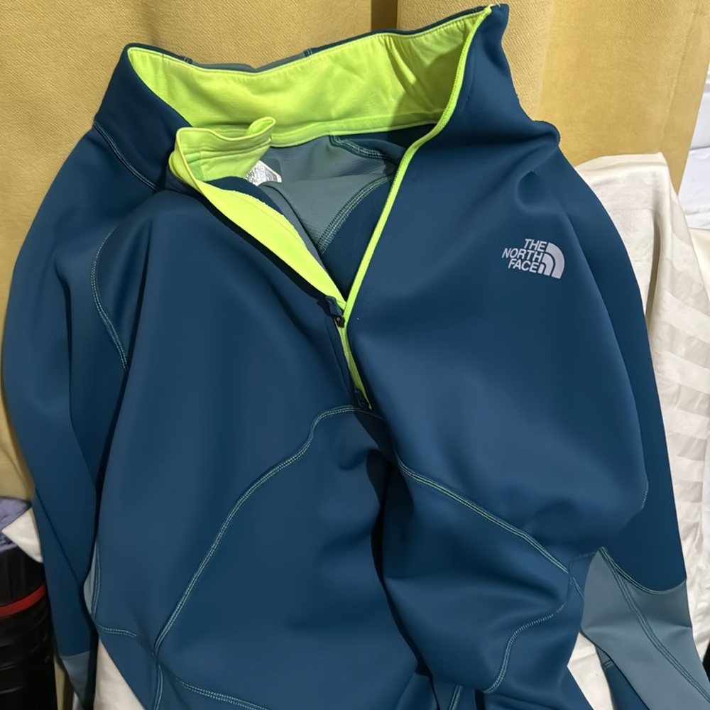 The North Fave Jogging shirt